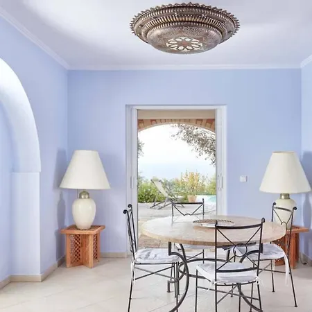 Beautiful 3-bed With Pool And Amazing Views Villa